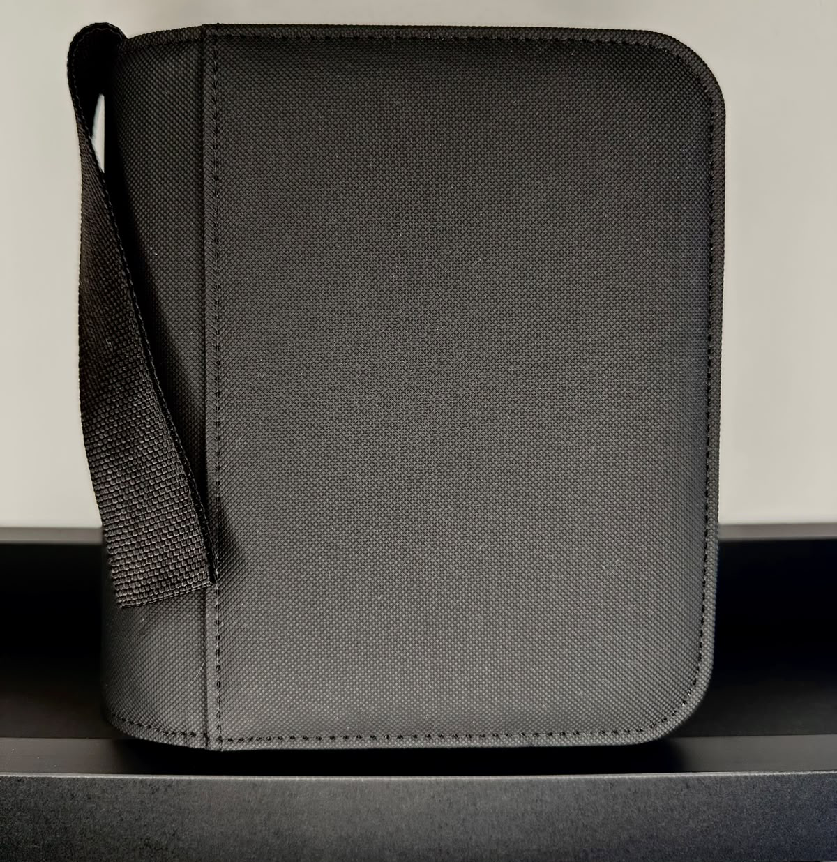 Album Mono Toploader Saifu – 16 pagine, 32 tasche, chiusura zip